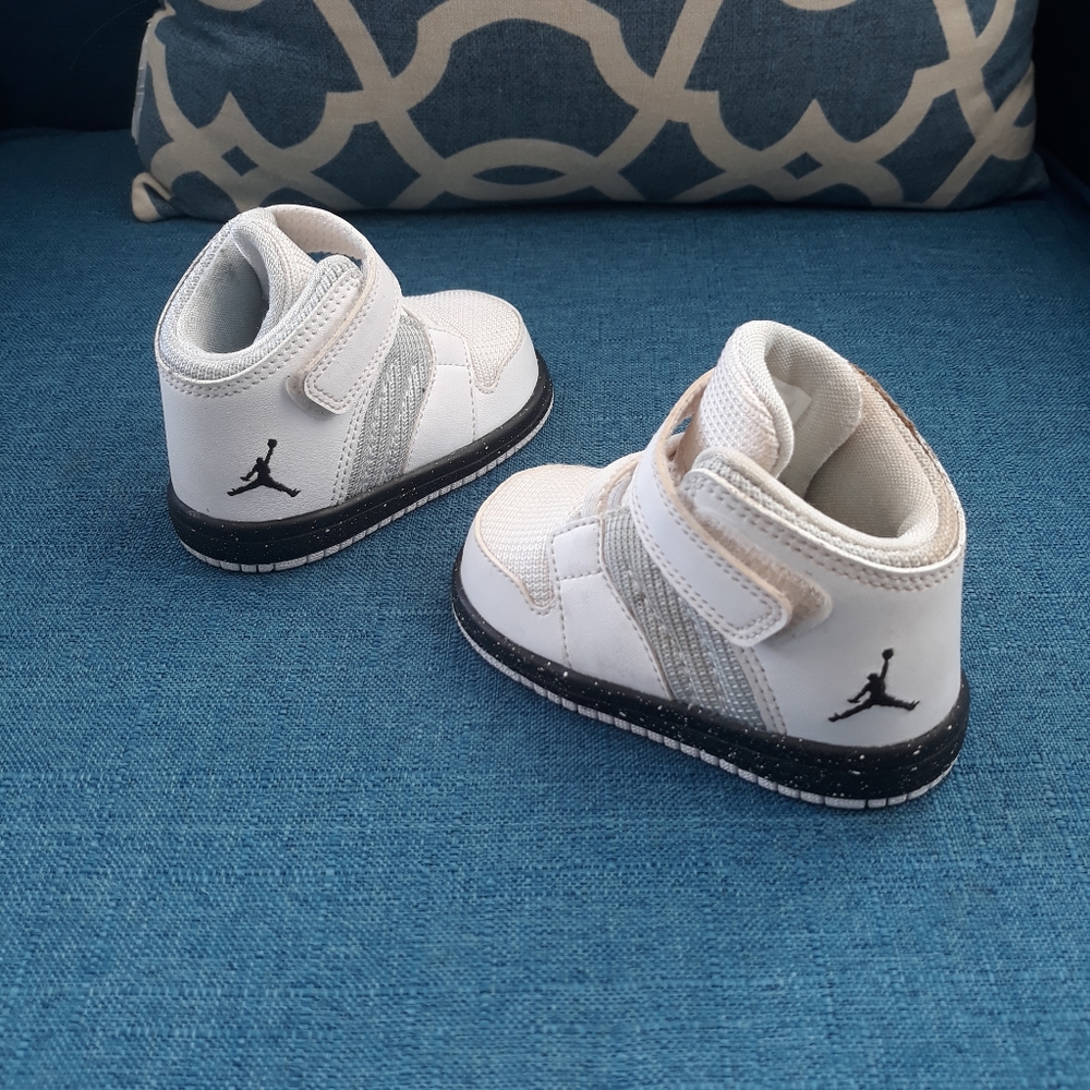 Jordan's size 4c